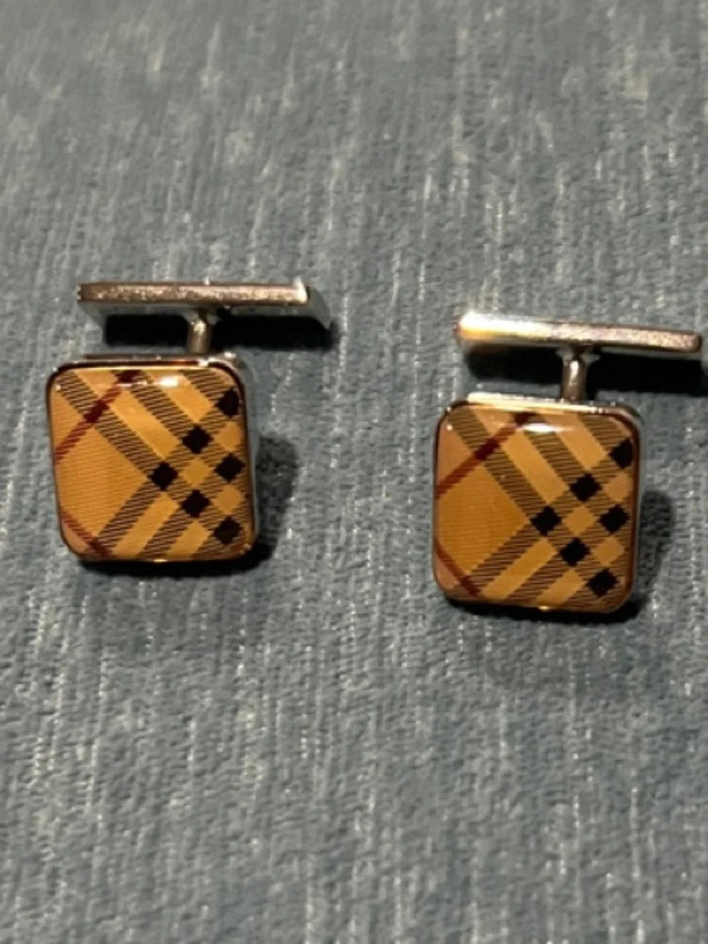 Men’s Burberry Classic Plaid Square Cufflinks in Tan and Black